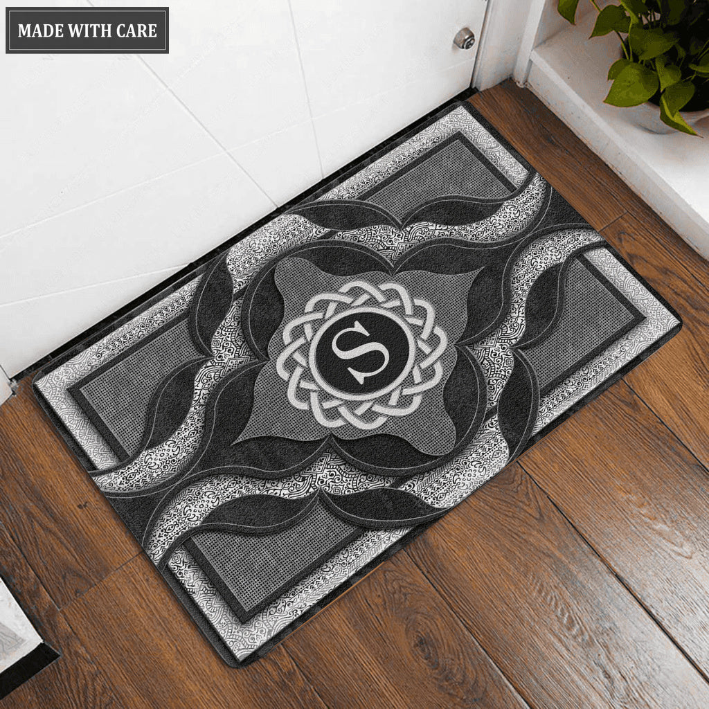 Printfamily L30 Monogram The First Letter of Family Name Personalized Doormat